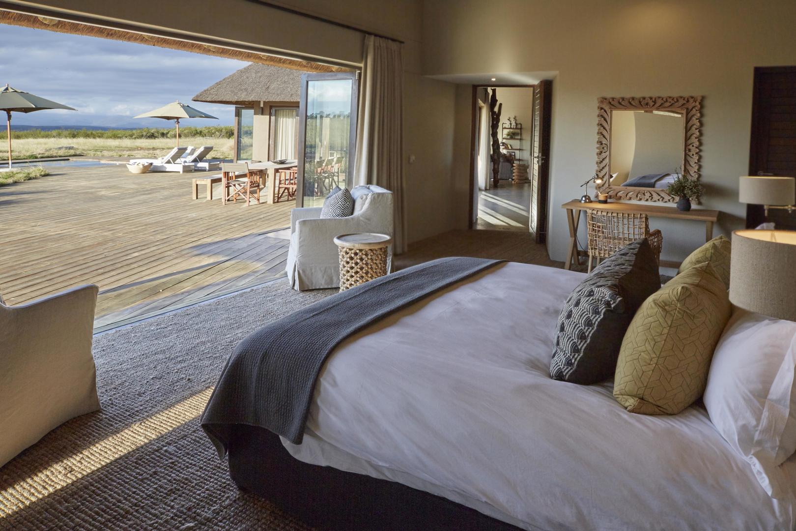 villa main bed 10
