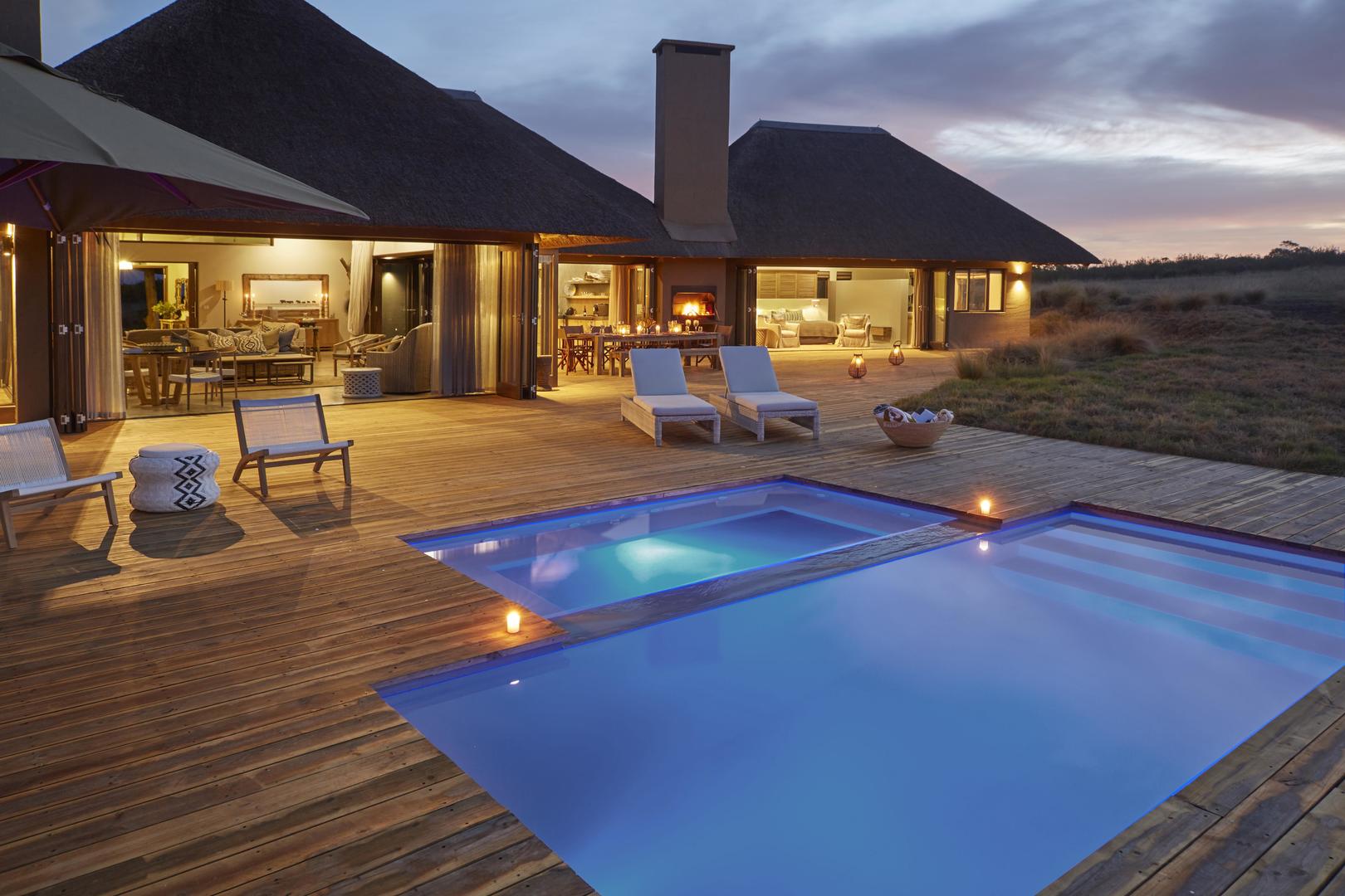 villa outside 10