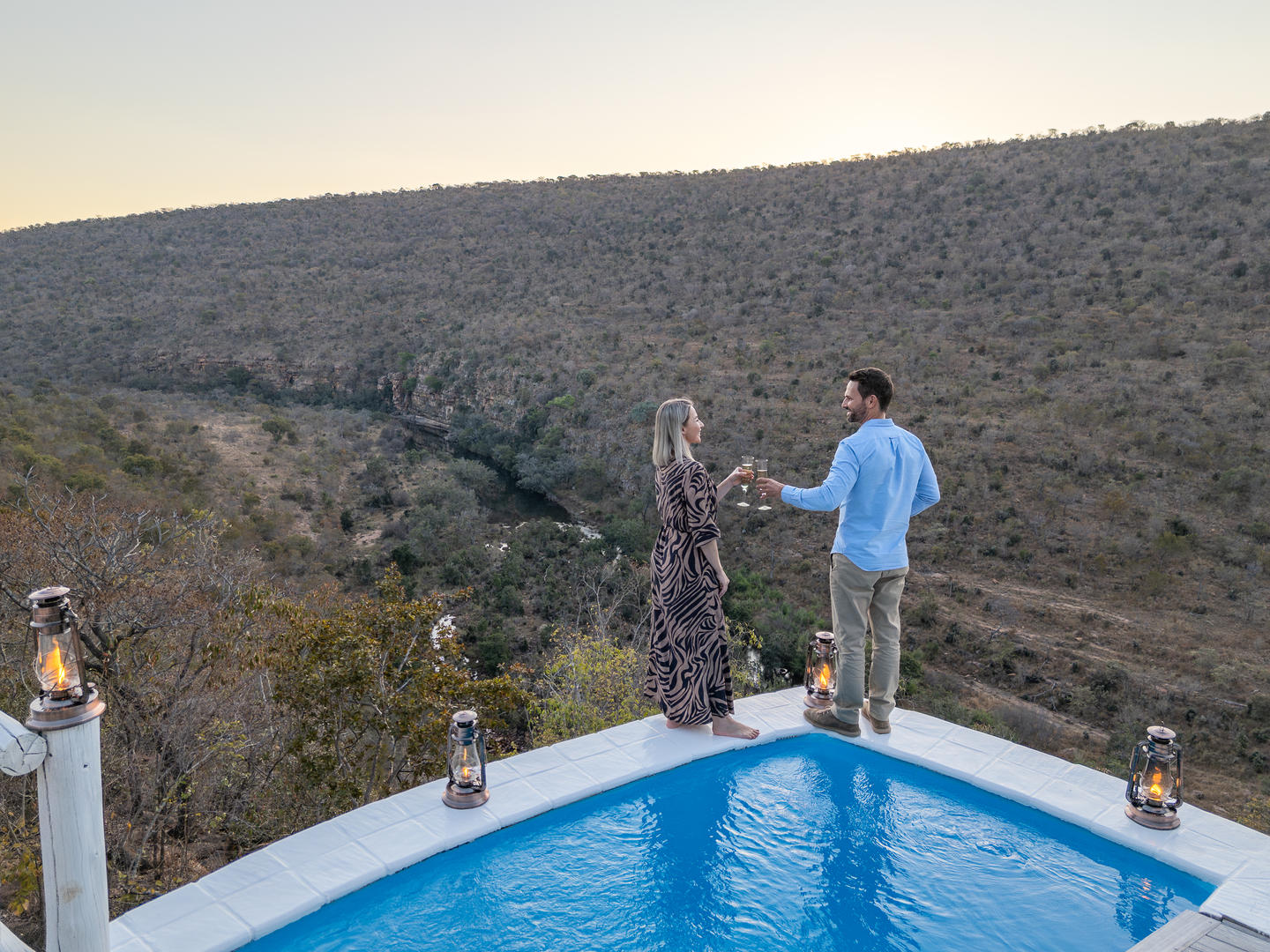 17631087812568 signature image clifftop exclusive safari hideaway suite view