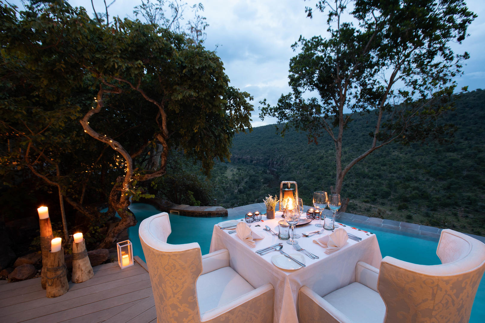 1763108781261clifftop exclusive safari hideaway evening dining