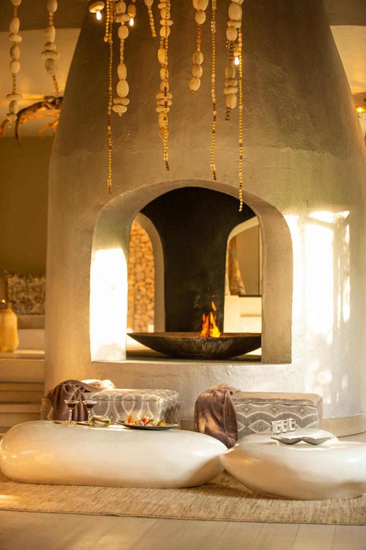 1763108781262clifftop exclusive safari hideaway fireplace