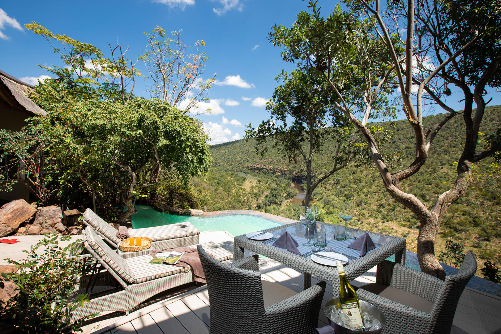 1763108781266clifftop exclusive safari hideaway outside dining 1