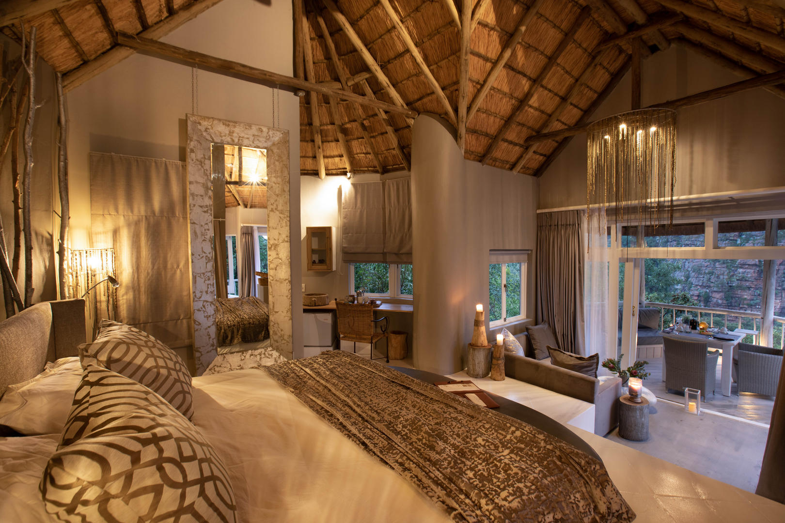 1763108781268clifftop exclusive safari hideaway suite 1
