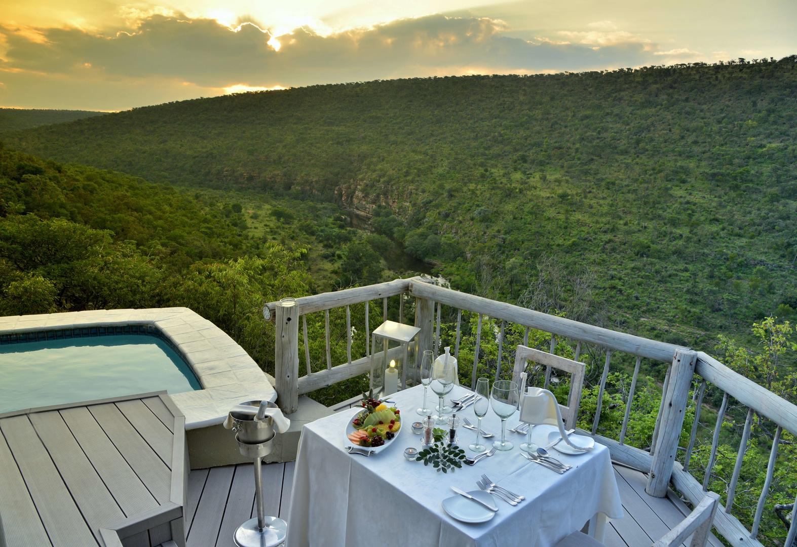 1763108781271clifftop exclusive safari hideaway suite deck view 1
