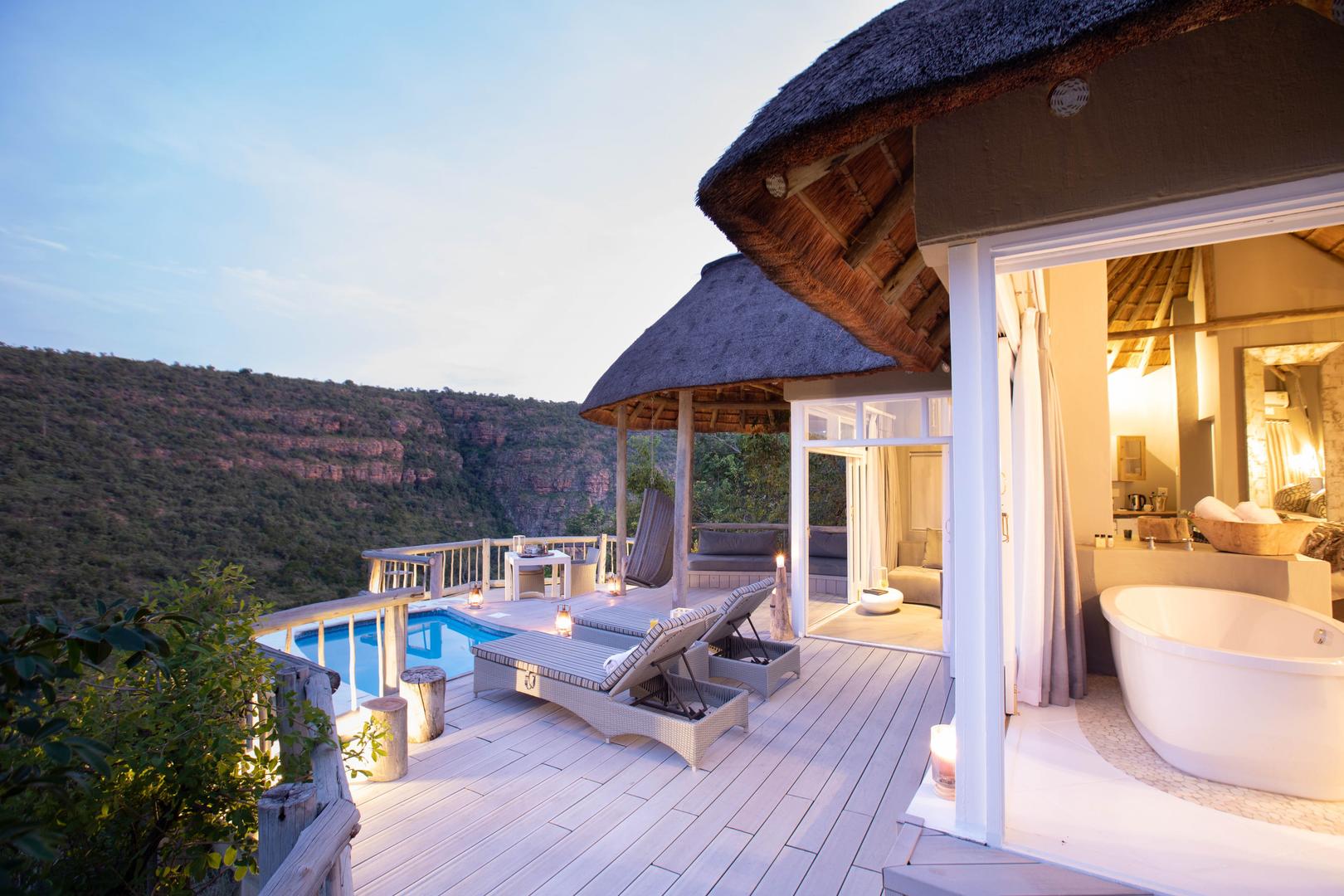 1763108781272clifftop exclusive safari hideaway suite