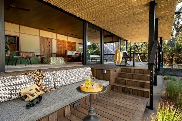 1754556456535safari suite outside