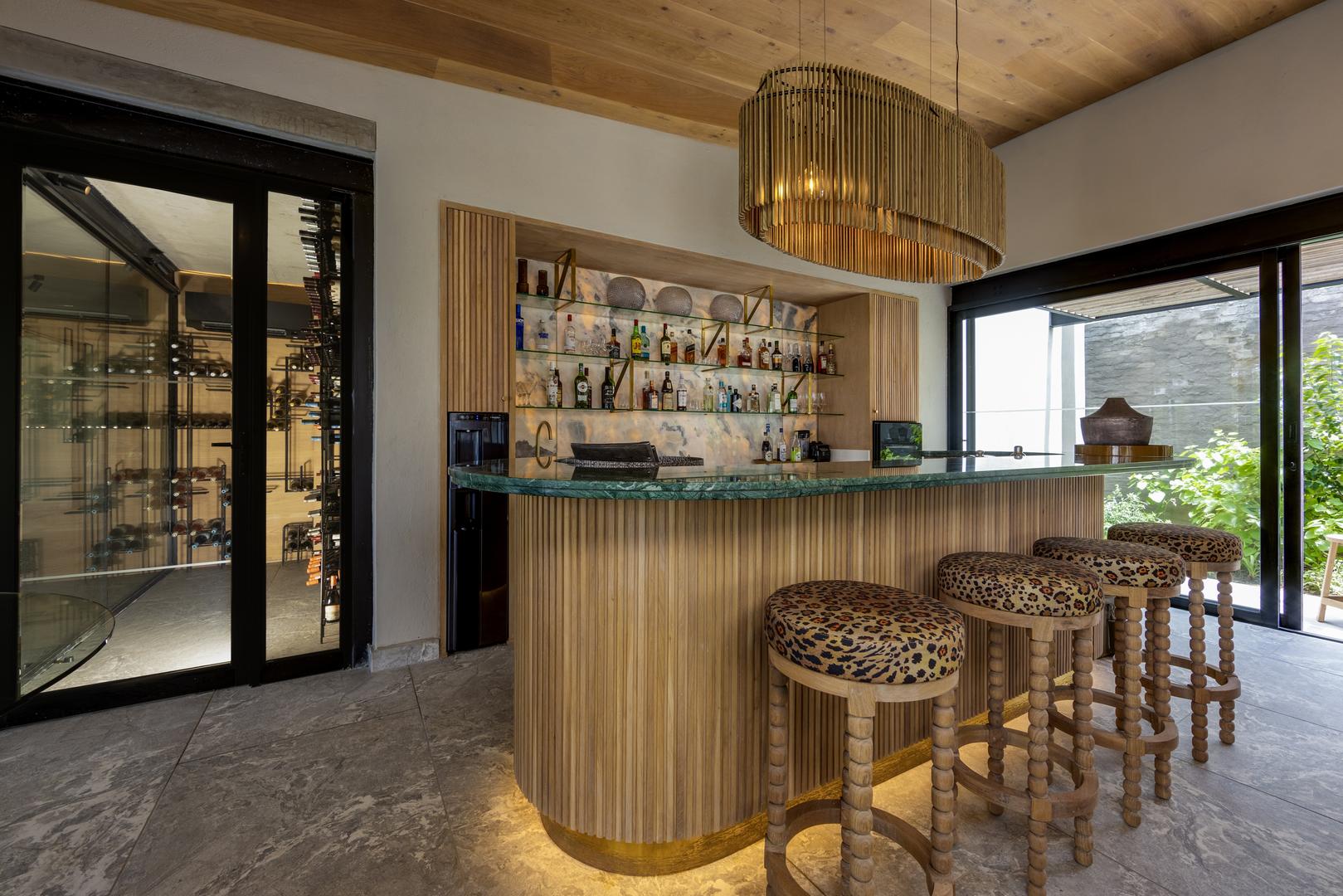 Common Bar Area