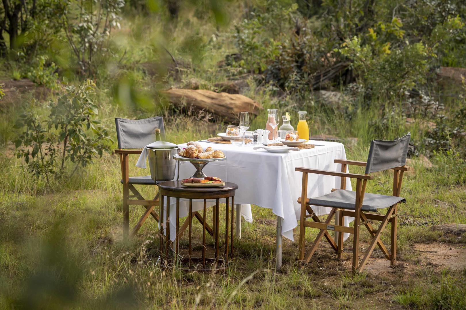 Dining amongst the African bush veld